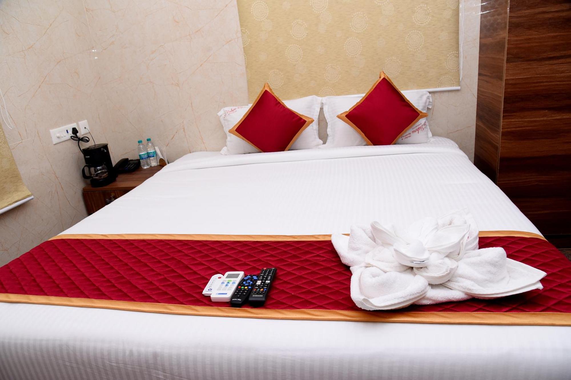 Hotel Sri Vishnu Residency Sriperumbudur Esterno foto