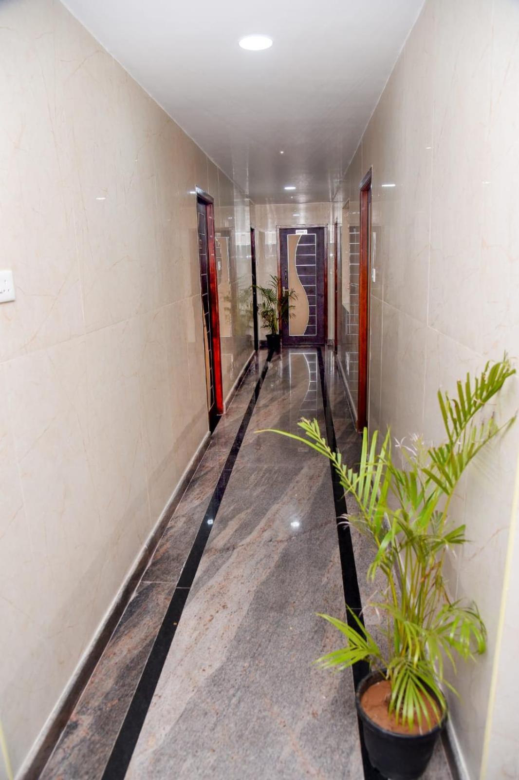Hotel Sri Vishnu Residency Sriperumbudur Esterno foto